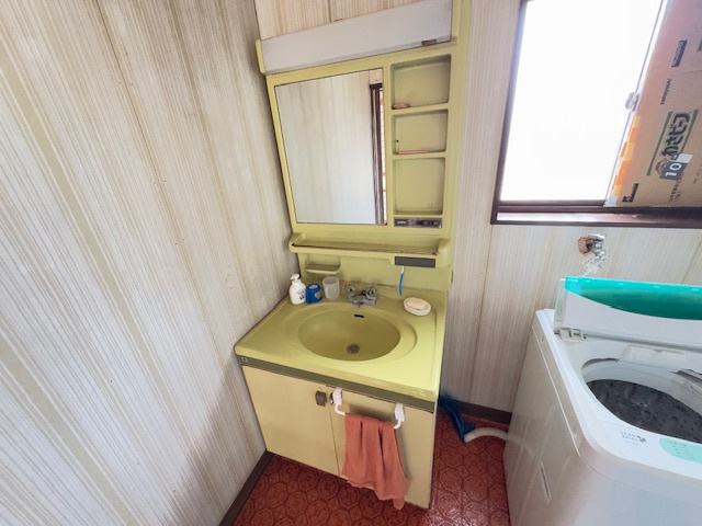 藤岡市下大塚　中古680の独立洗面台|朝の身支度には欠かせない独立洗面化粧台