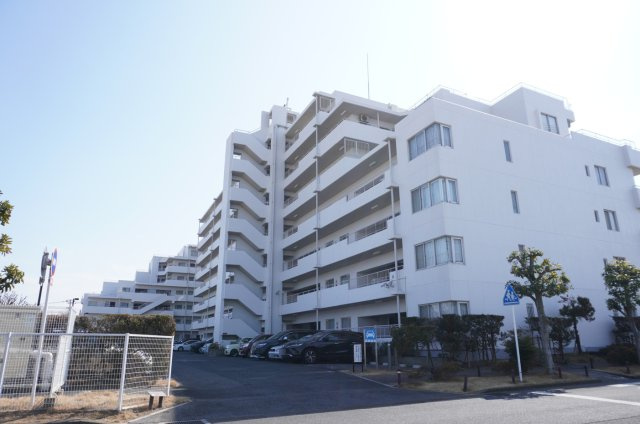 パークハイツ越谷E棟の外観