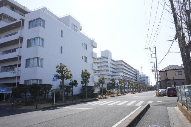 パークハイツ越谷E棟の外観