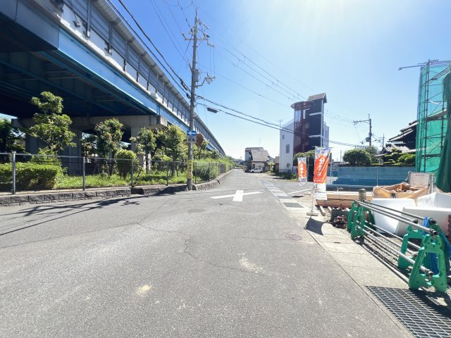 香芝市上中1期　全３棟の前面道路含む現地写真