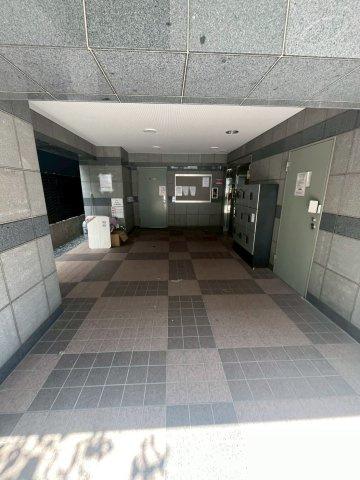 【エントランス】