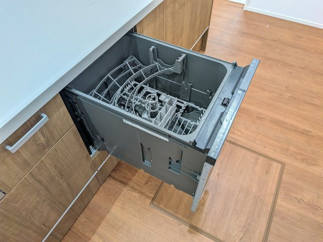 八王子市　台町　新築一戸建て　１期のキッチン|～食洗機付き　食事後の食器洗いはお任せ、家族でゆっくりとくつろげます～