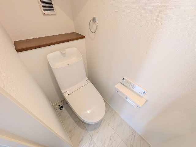 八王子市　台町　新築一戸建て　１期のトイレ|～暖房温水洗浄機能付きトイレ　冬場は特に嬉しい機能ですね～
