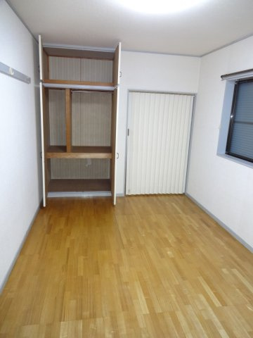 パールハイツ吉川の収納
