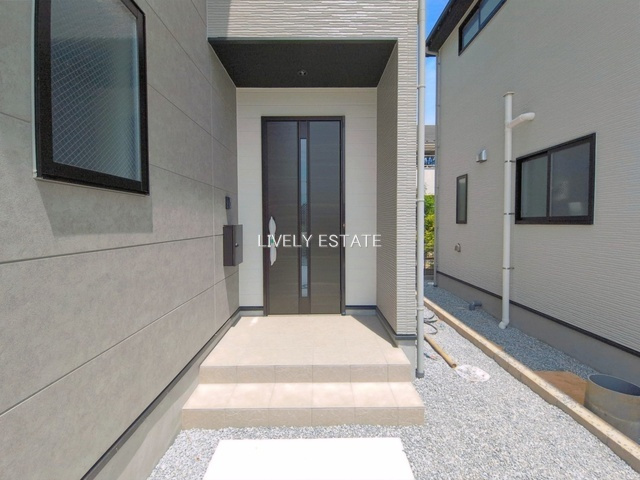 越谷市大字大道 新築分譲住宅 全2棟 1号棟の玄関