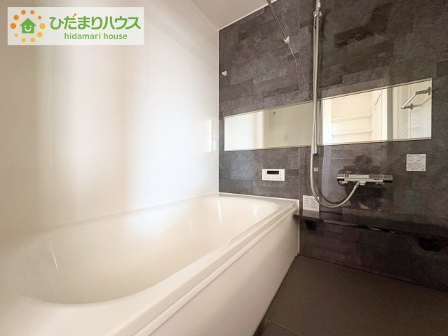 ひたちなか市市毛4期　新築戸建　2号棟の浴室|疲れが癒せる大きなバスタブ♪帰りが遅いご家族の方も気持ちよく入浴頂ける追焚き機能など設備も整っております(^^)/