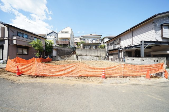 【上星川駅までほぼ平坦】南面道路×カースペース2台｜収納豊富な新築戸建て全2棟【保土ヶ谷区仏向西】★仲介手数料無料★