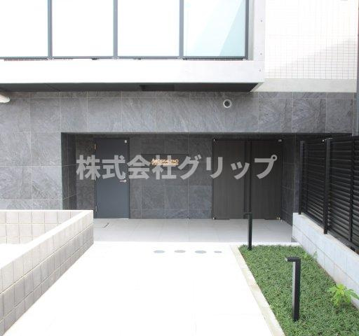 アルコバレーノ横濱子安のエントランス