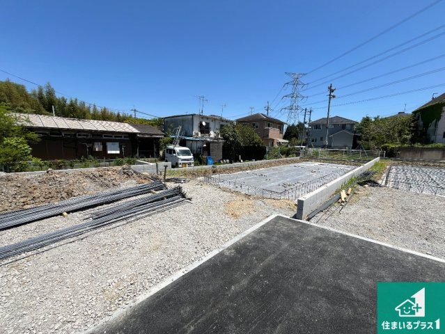 甲賀市水口町新城　新築一戸建ての外観|周辺は落ち着いた街並みの住宅地！子育てがしやすい住環境です！まだ未完成ですが、現地でしかわからない事もございます。是非一度ご覧ください。