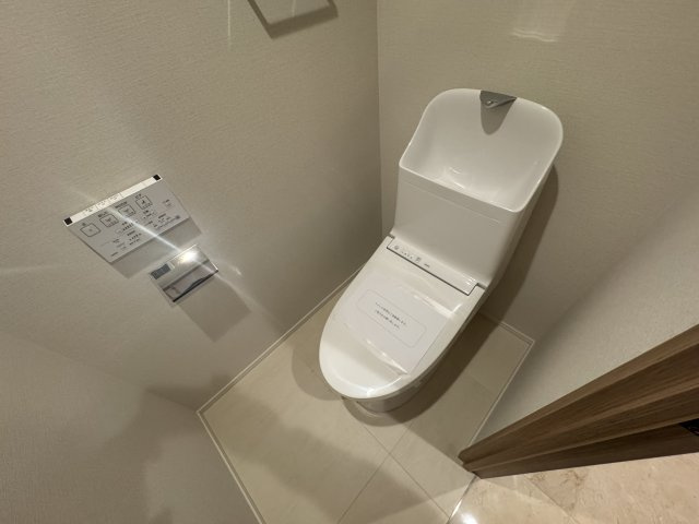 マイキャッスル水天宮前壱番館のトイレ|清潔感の溢れるトイレです♪
写真は同仕様・同形状の施工例です。