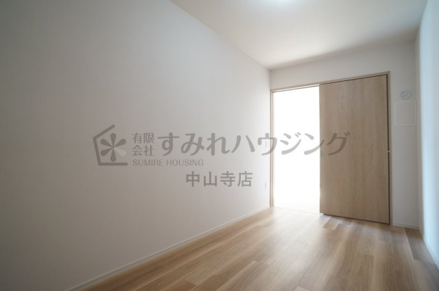 ジオタワー宝塚グランレジス　The Northの洋室