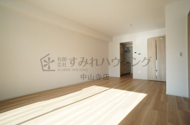 ジオタワー宝塚グランレジス　The Northの居間・リビング