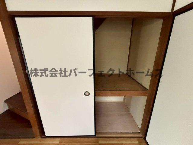 豊里町テラスハウス　賃貸の収納