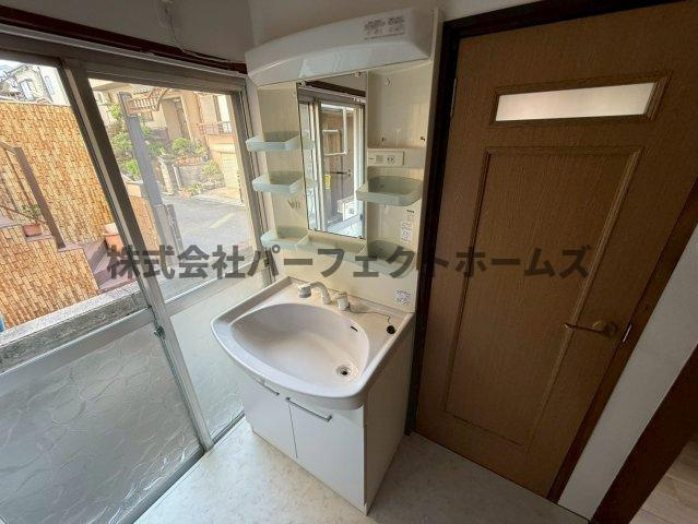 豊里町テラスハウス　賃貸の独立洗面台|独立洗面台です