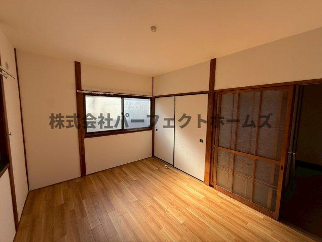 豊里町テラスハウス　賃貸の洋室|使い勝手のいい洋室です