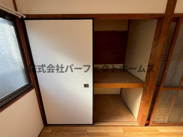 豊里町テラスハウス　賃貸の収納|たっぷりとした収納スペースです