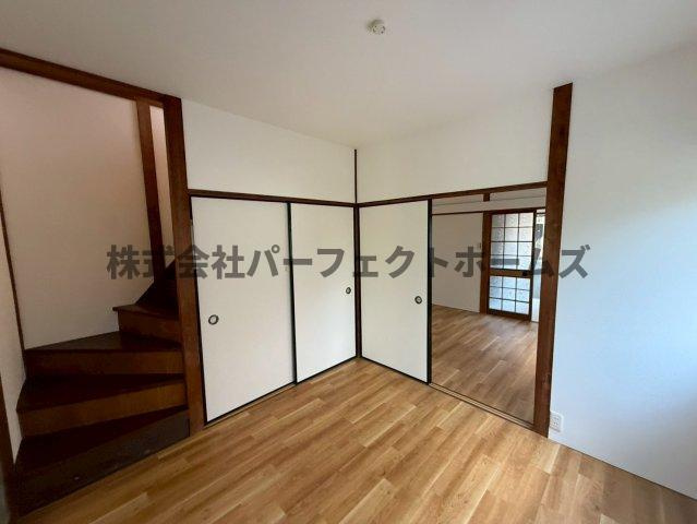 豊里町テラスハウス　賃貸の洋室|使い勝手のいい洋室です
