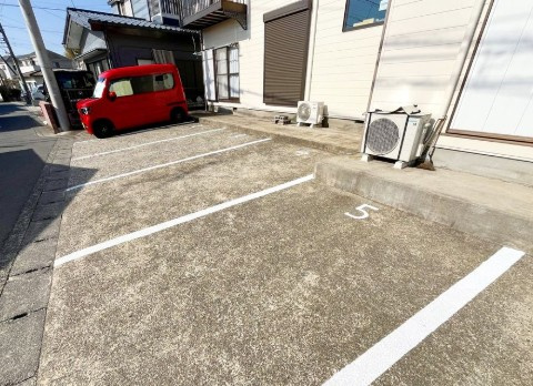 第３睦荘の駐車場