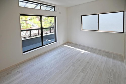小松南町2丁目中古戸建の洋室