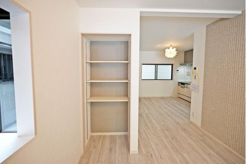 小松南町2丁目中古戸建の居間・リビング