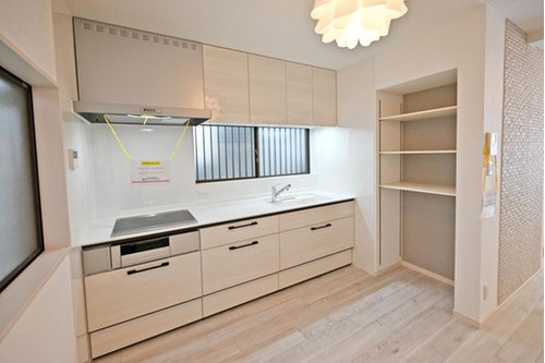 小松南町2丁目中古戸建のキッチン