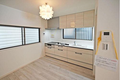 小松南町2丁目中古戸建のキッチン
