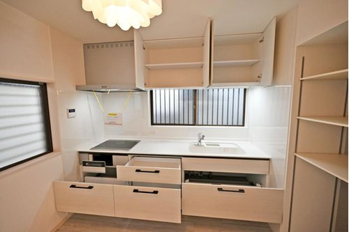 小松南町2丁目中古戸建のキッチン