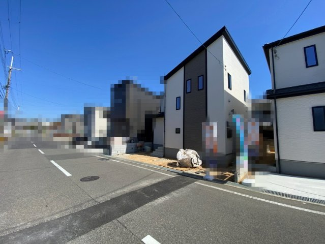 明石市大久保町高丘１丁目　新築戸建の前面道路含む現地写真
