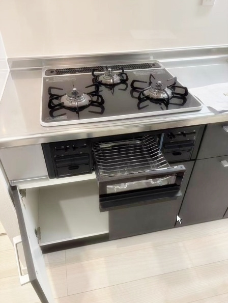 あすなろマンションのキッチン|ドキドキの新生活も、安心してスタート。ぴったりの住まいを見つけませんか？クランディアが一緒に住まい選びをサポートします‼　まずは、お気軽にお問合せください　＃クランディア