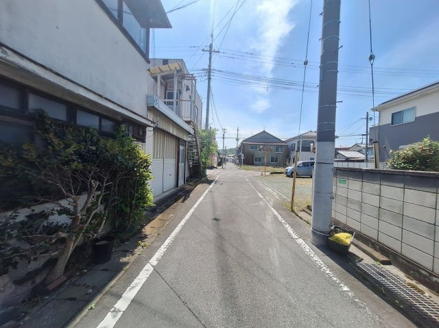 高崎市石原町売土地の前面道路含む現地写真