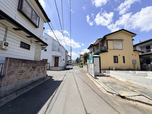【前面道路含む現地写真】 | 新座市野寺4丁目　新築一戸建住宅　全1棟　(保谷店) | スーパーやコンビニも徒歩10分以内にありお買い物も便利です。
