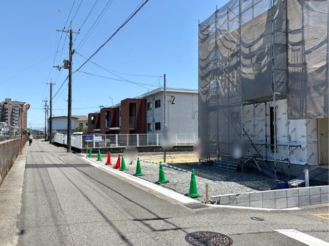 【長期優良住宅で安心な住まい♪】高知市南万々A号地　新築一戸建の前面道路含む現地写真|5/10撮影。