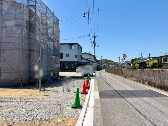 【長期優良住宅で安心な住まい♪】高知市南万々A号地　新築一戸建の前面道路含む現地写真|5/10撮影。