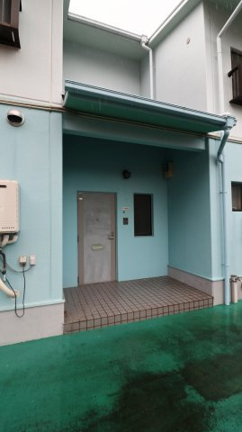 タウンハウス久兼のエントランス