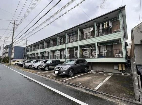 高島平ヒカリハイツの駐車場