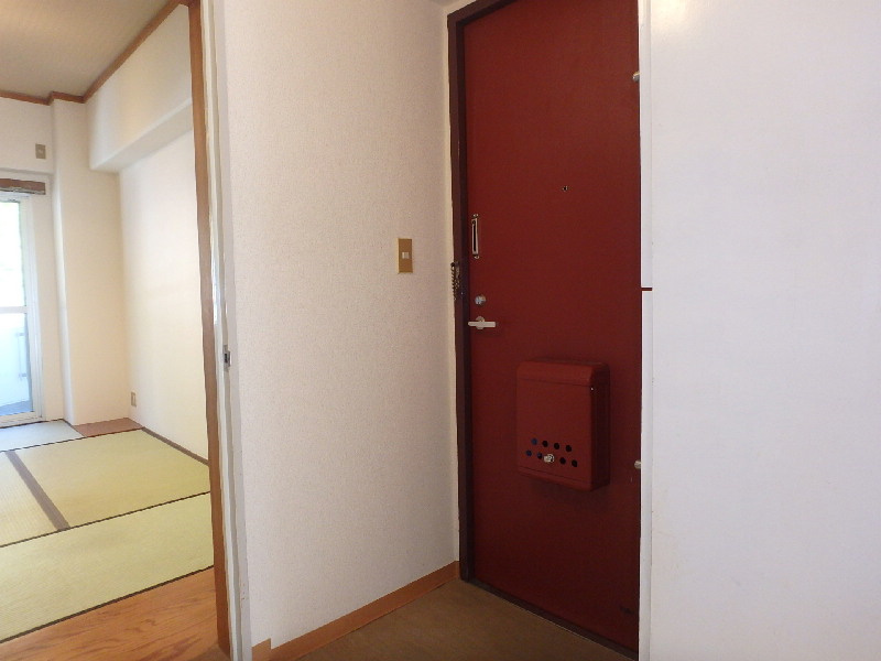 K0173R　第五中央マンションの玄関