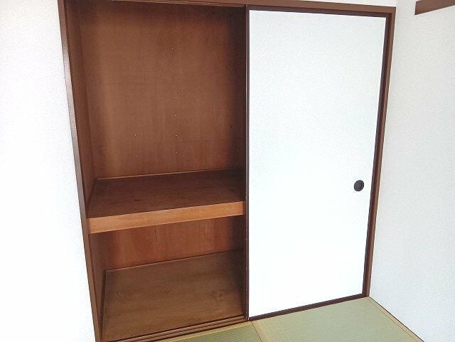 大和市下鶴間の賃貸マンションの収納