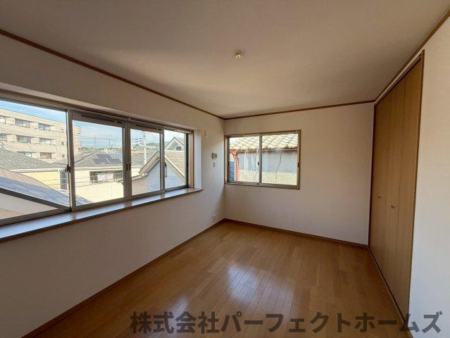 野村中町戸建の洋室|きれいな洋室です