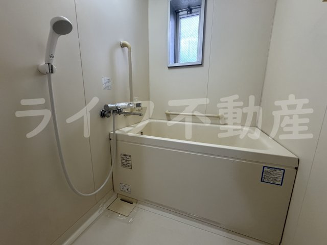 シュロス若江の浴室|日々の疲れを癒すお風呂付です