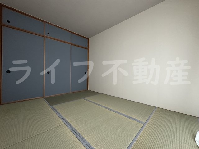 シュロス若江の和室|畳の上でゆっくりとくつろげる和室です