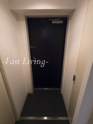 エステムプラザ丸の内NORTH RISEの玄関