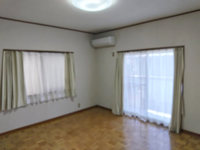 ６６７４２　岐阜市鏡島東中古戸建ての洋室