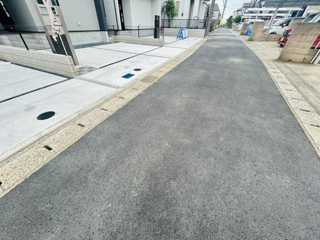 千葉市稲毛区宮野木町の前面道路含む現地写真