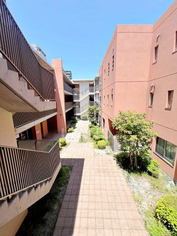 カルシア姪浜ノヴァリア　姪北小学校区のロビー|カルシア姪浜ノヴァリア