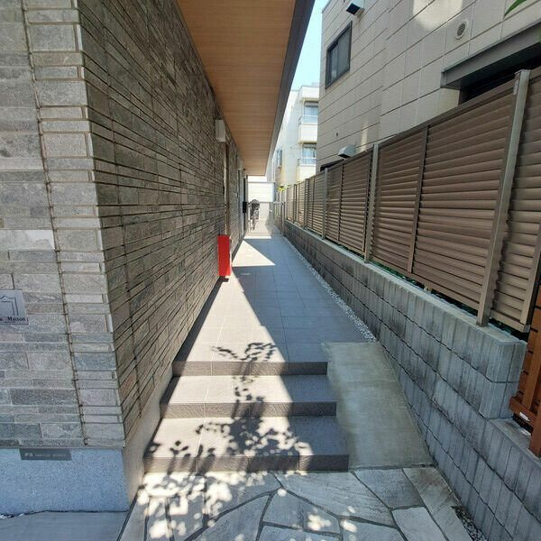シャーメゾン矢口南のエントランス