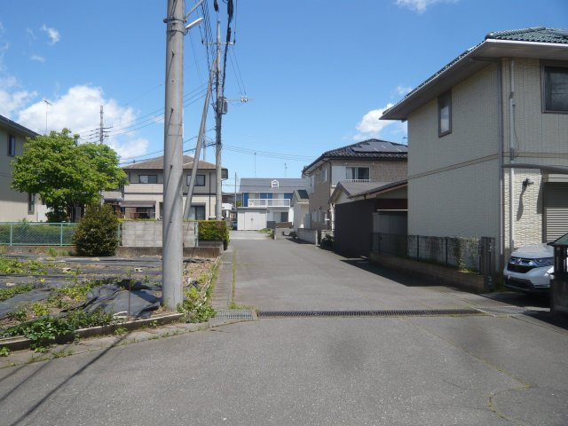 小山市羽川の前面道路含む現地写真