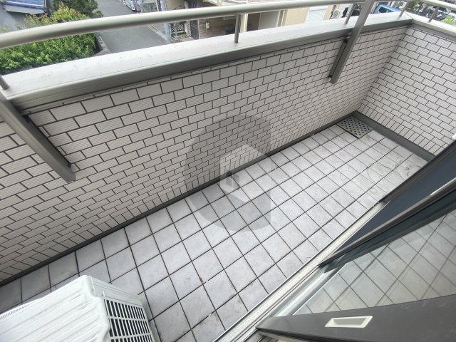 ラシーネ若江のバルコニー