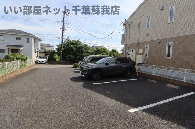 クローバーの駐車場|駐車場完備です