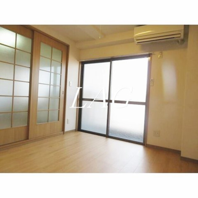 【居間・リビング】 | ハイツヤスハラ | 洋室のお部屋です。