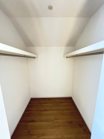 【収納】 | 福岡市早良区野芥7丁目4期　2号棟（全2棟）【仲介手数料無料・0円】 | 現地写真。ウォークインクローゼットです。